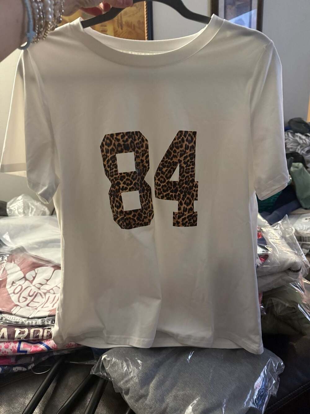 SHEIN White Round Neck Short Sleeve T-Shirt with Leopard Numeral 84 Graphic